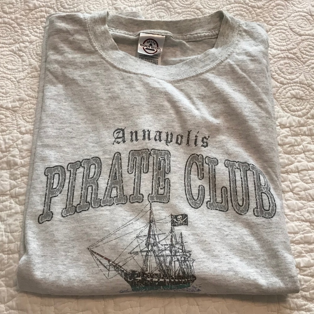 Heathered gray unisex Annapolis, MD “Pirate’s Club” short-sleeve t-shirt (2X)